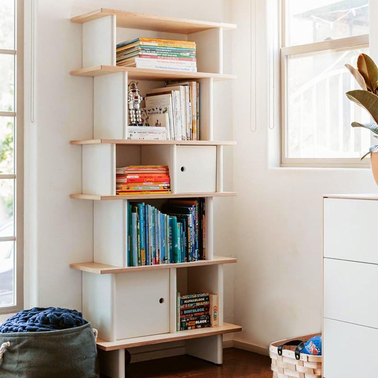 Storybook Corner Mini Shelf: Where Adventures Await!